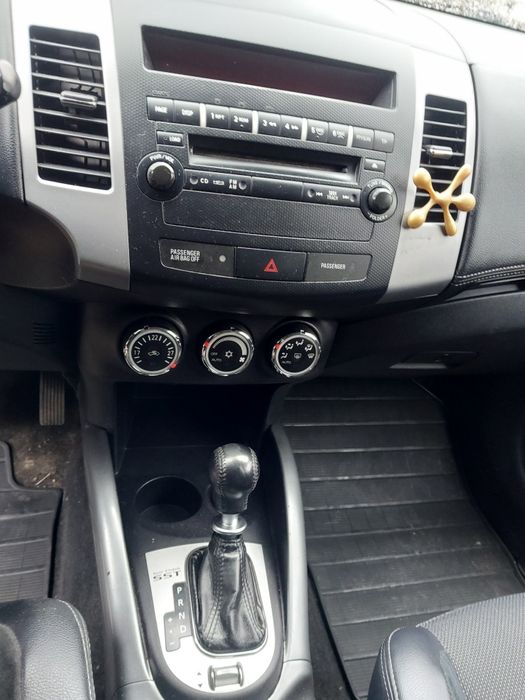 Продам авто аутлендер