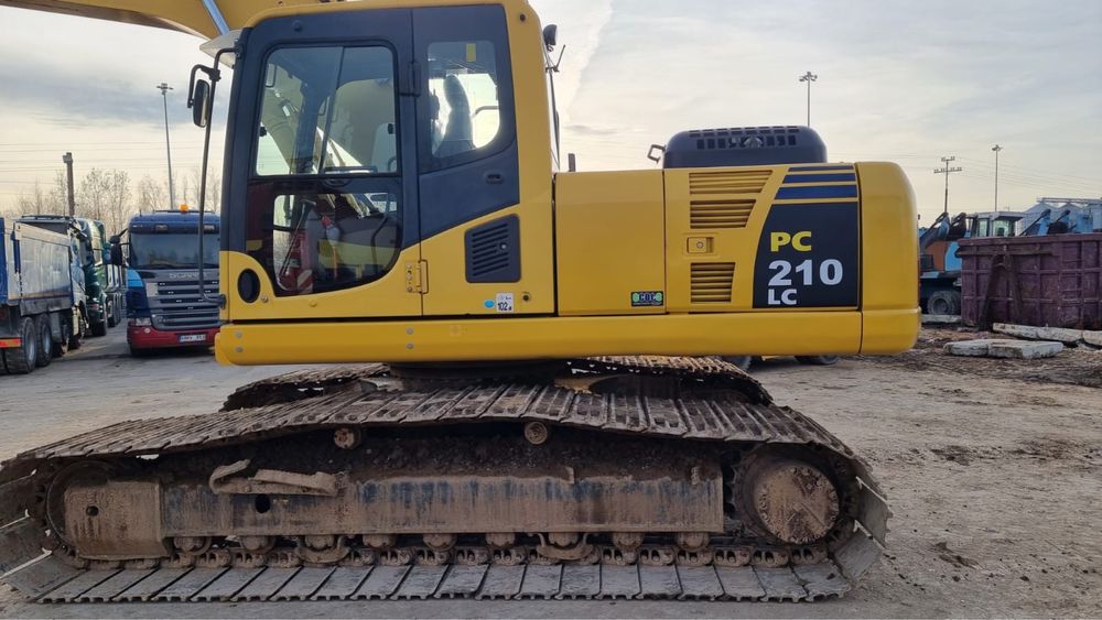 Экскаватор Komatsu PC 210 LC , 2012 г , гус 90 см