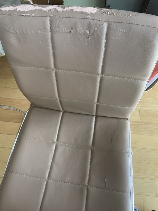 Cadeiras de jantar, quatro cadeiras a 40€