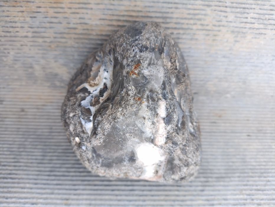 Кремінь. Кремній. Експонат. Камінь. Камень. Статуетка. Минирал Мінерал