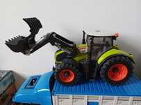 Traktor CLASS Bruder