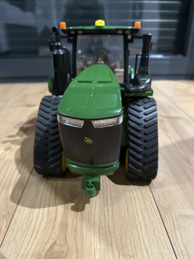 zabawka john deere 9620RX na gąsienicach firmy bruder