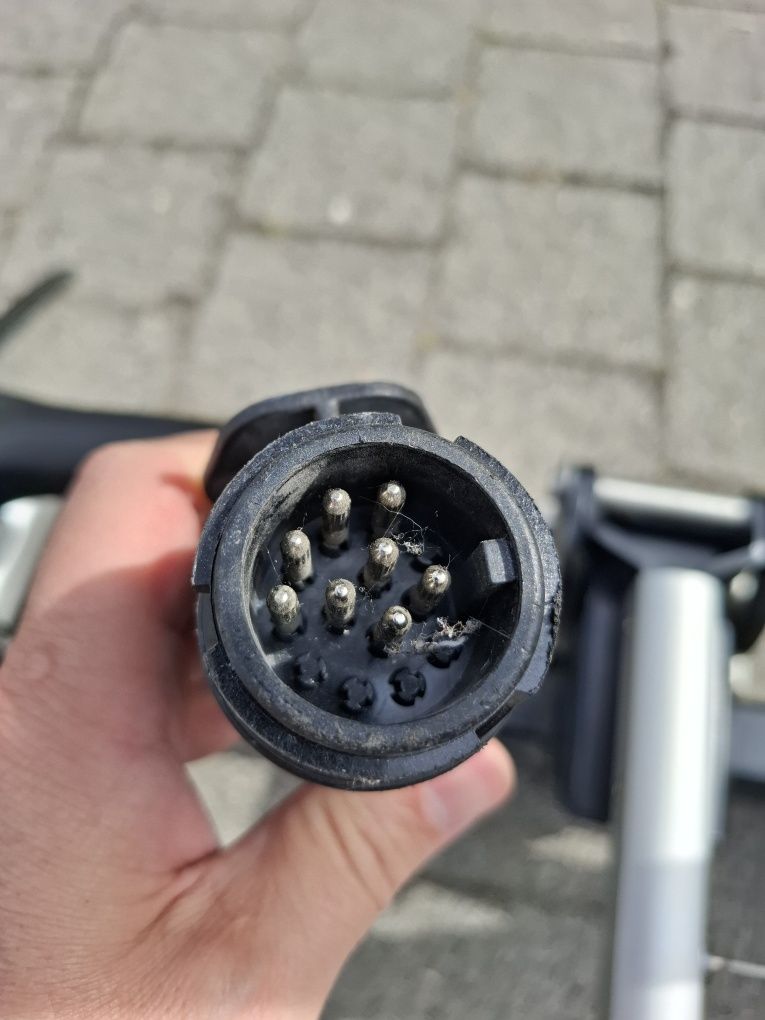 Bagażnik rowerowy na hak Uebler X31S nie Thule.