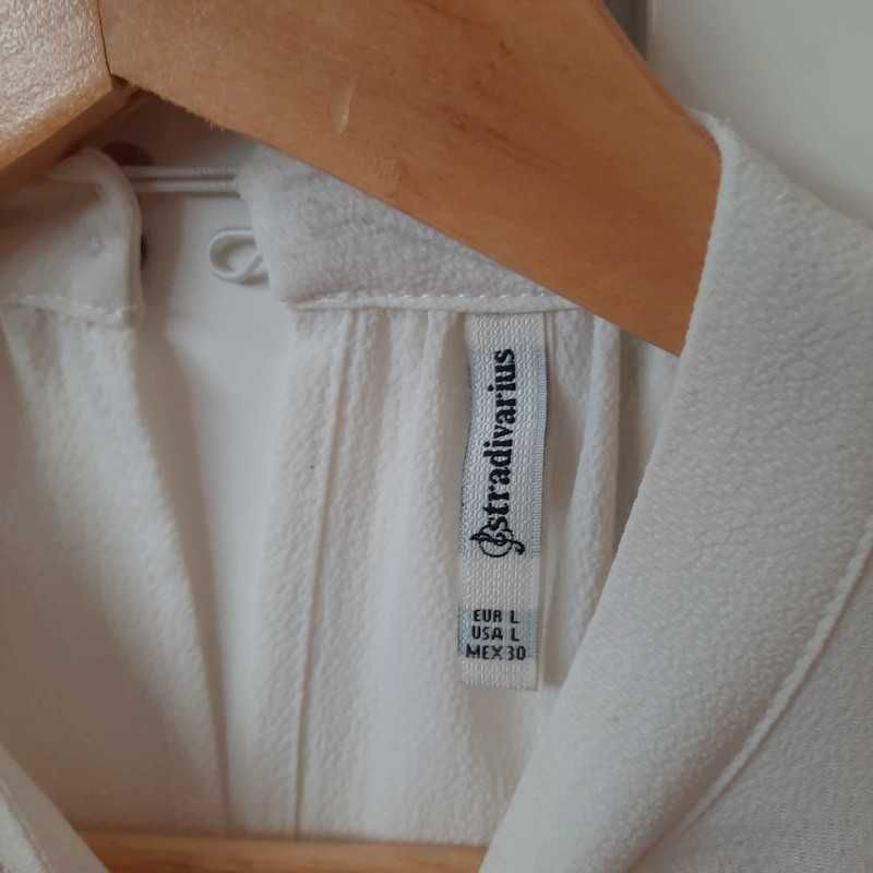 Blusa branca com magas transparentes tamanho L da Stradivarius