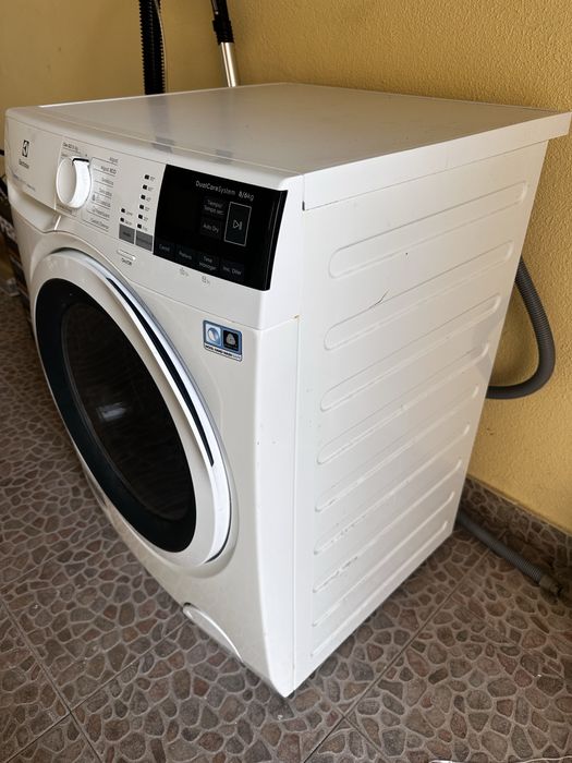 Maquina lavar e secar roupa Electrolux