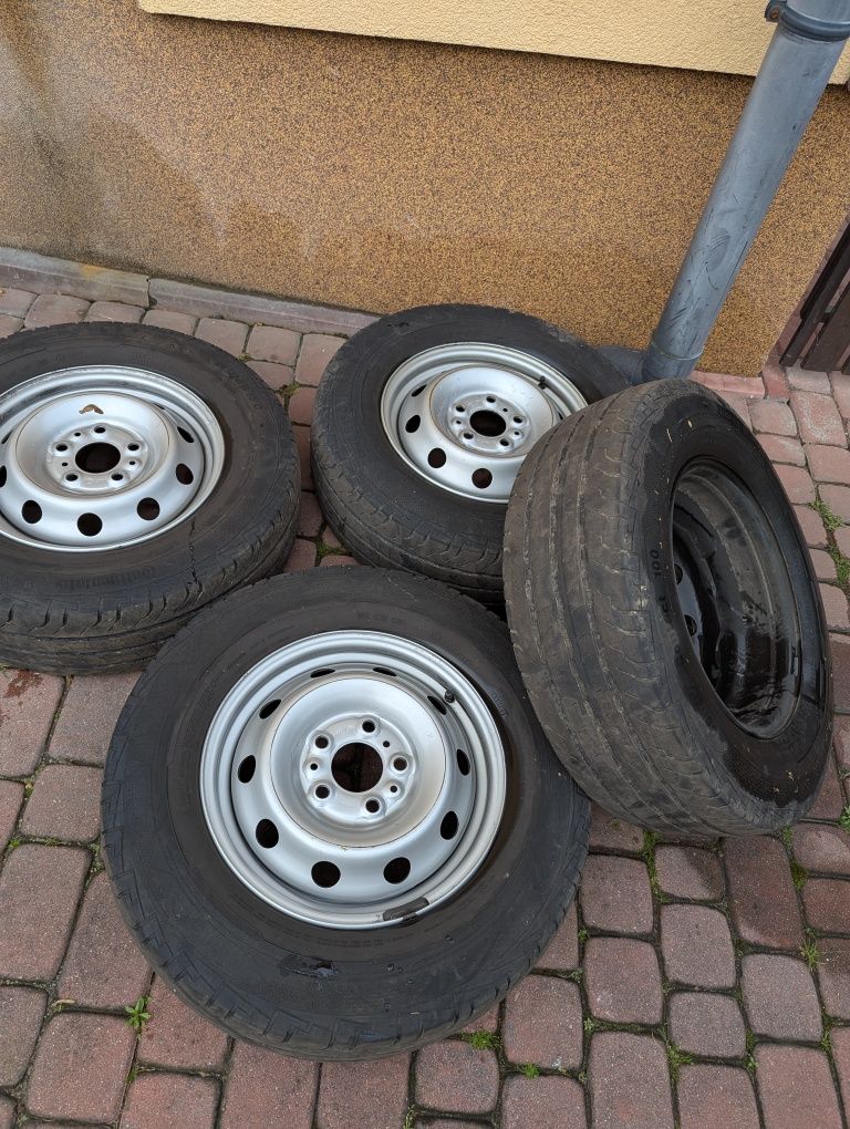 Felgi z oponami 215/70 R 15 C