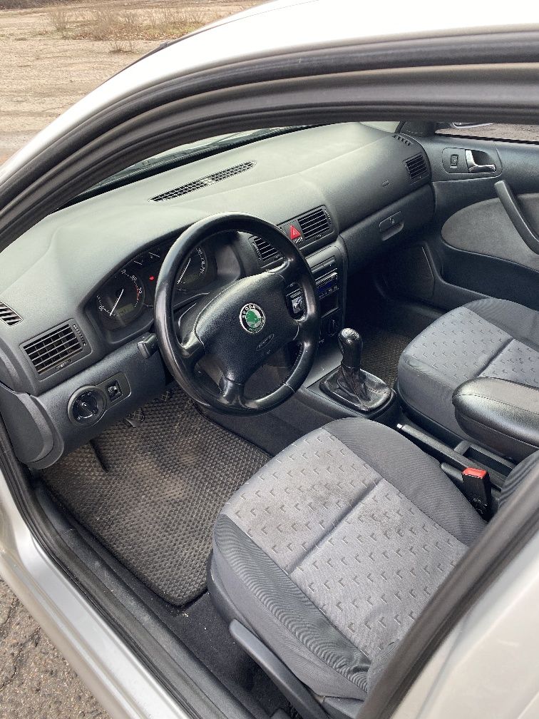 Skoda Octavia Tour Шкода Октавія Тур