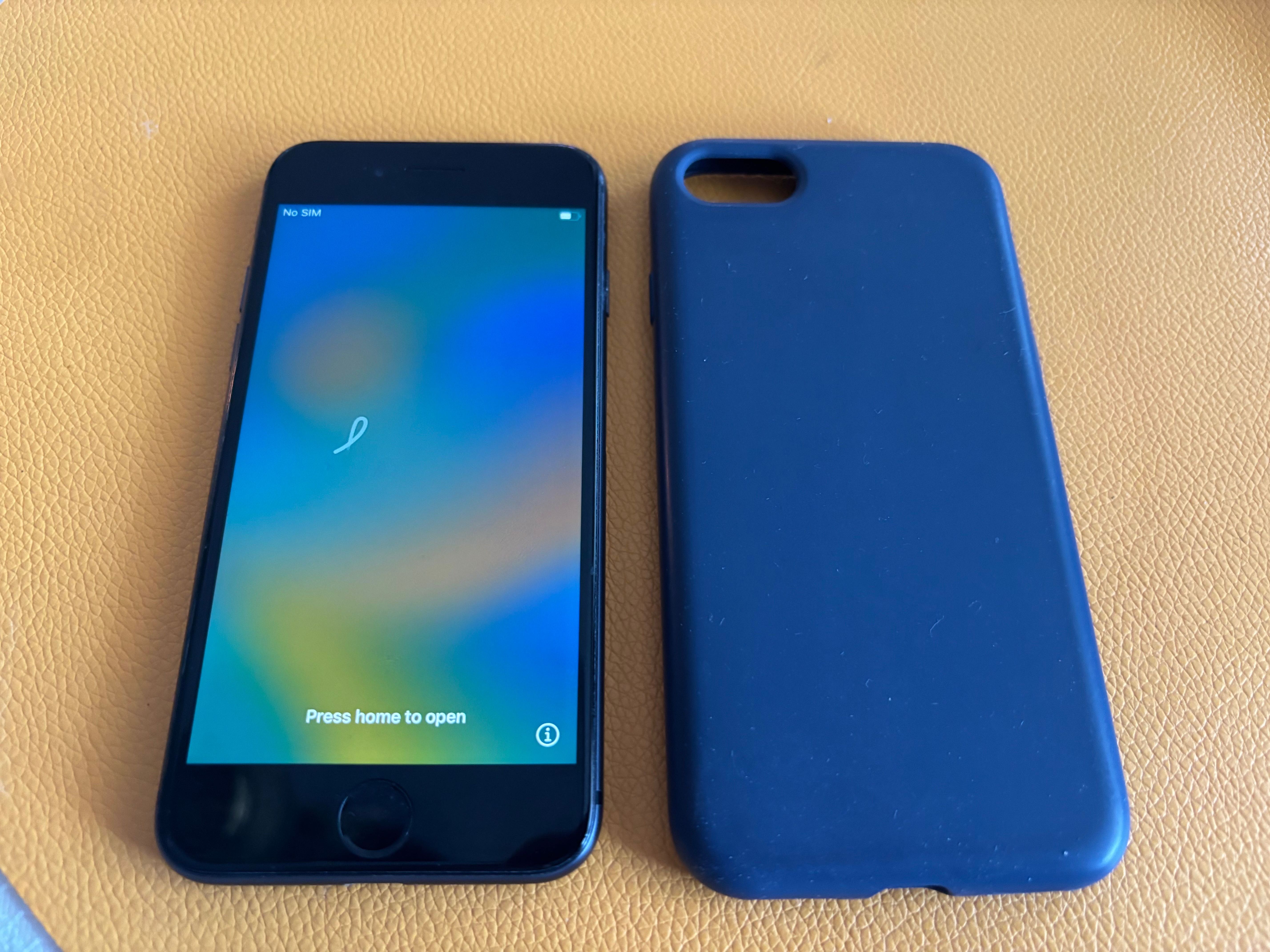 iPhone 8 z oprawką