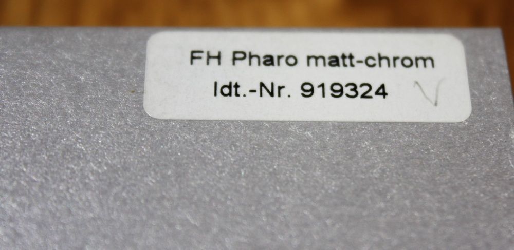 Ручка Pelikan и легендарный черный блокнот Moleskine - лучший подарок!