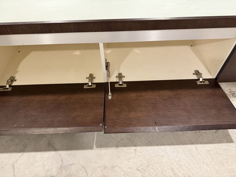 Móvel televisao Wengué e vidro fosco