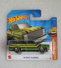 Chevy Silverado green Hot Wheels