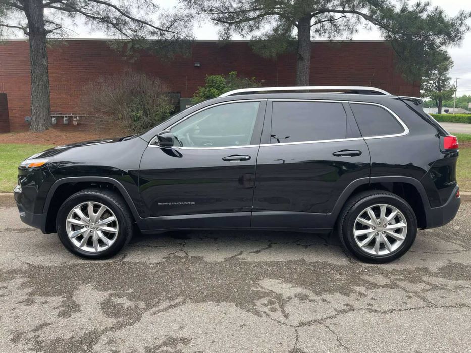Jeep Cherokee      2017