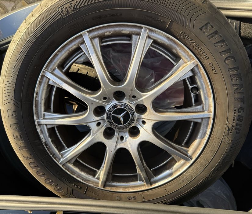 Jantes 16 Mercedes originais w205 C - 2018 (3 pneus bons )