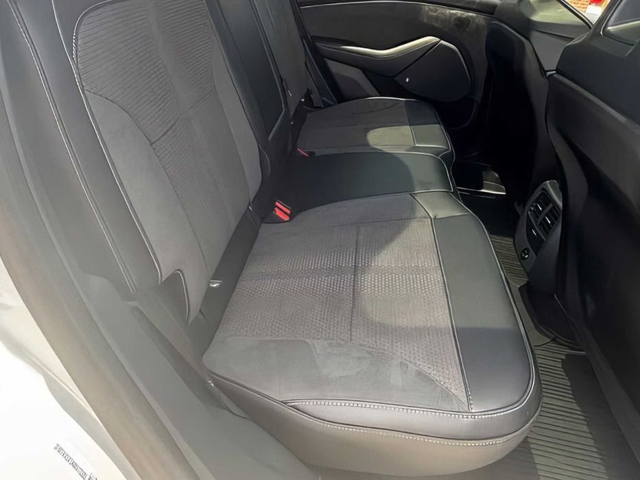 Ford Mustang Mach-E      2022