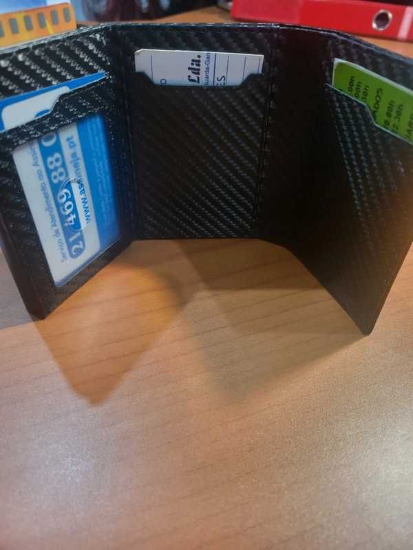Carteira RDFI Carbon preta. Magnética. Nova. Excelente oportunidade