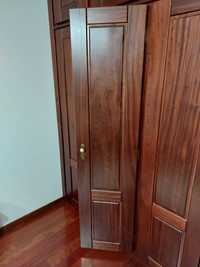4 Portas de armário em madeira maciça, em muito bom estado.