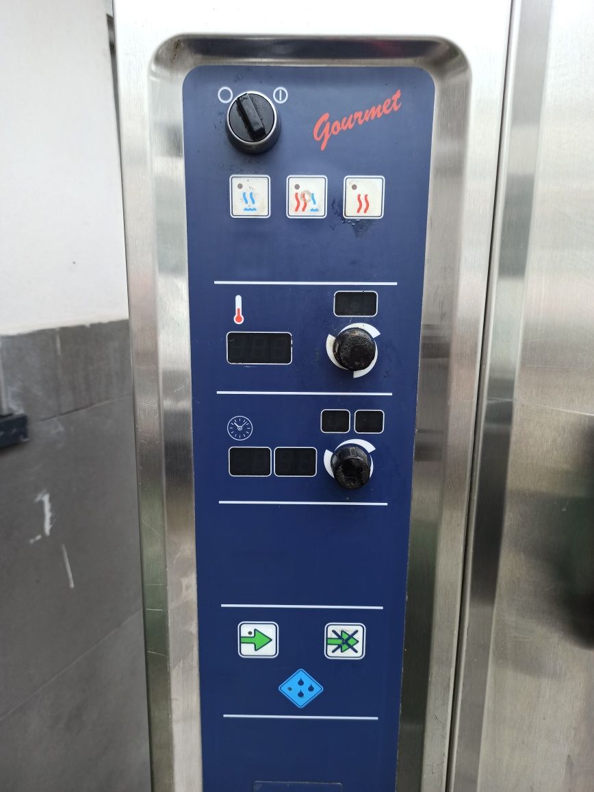 Piec konwekcyjno parowy Electrolux