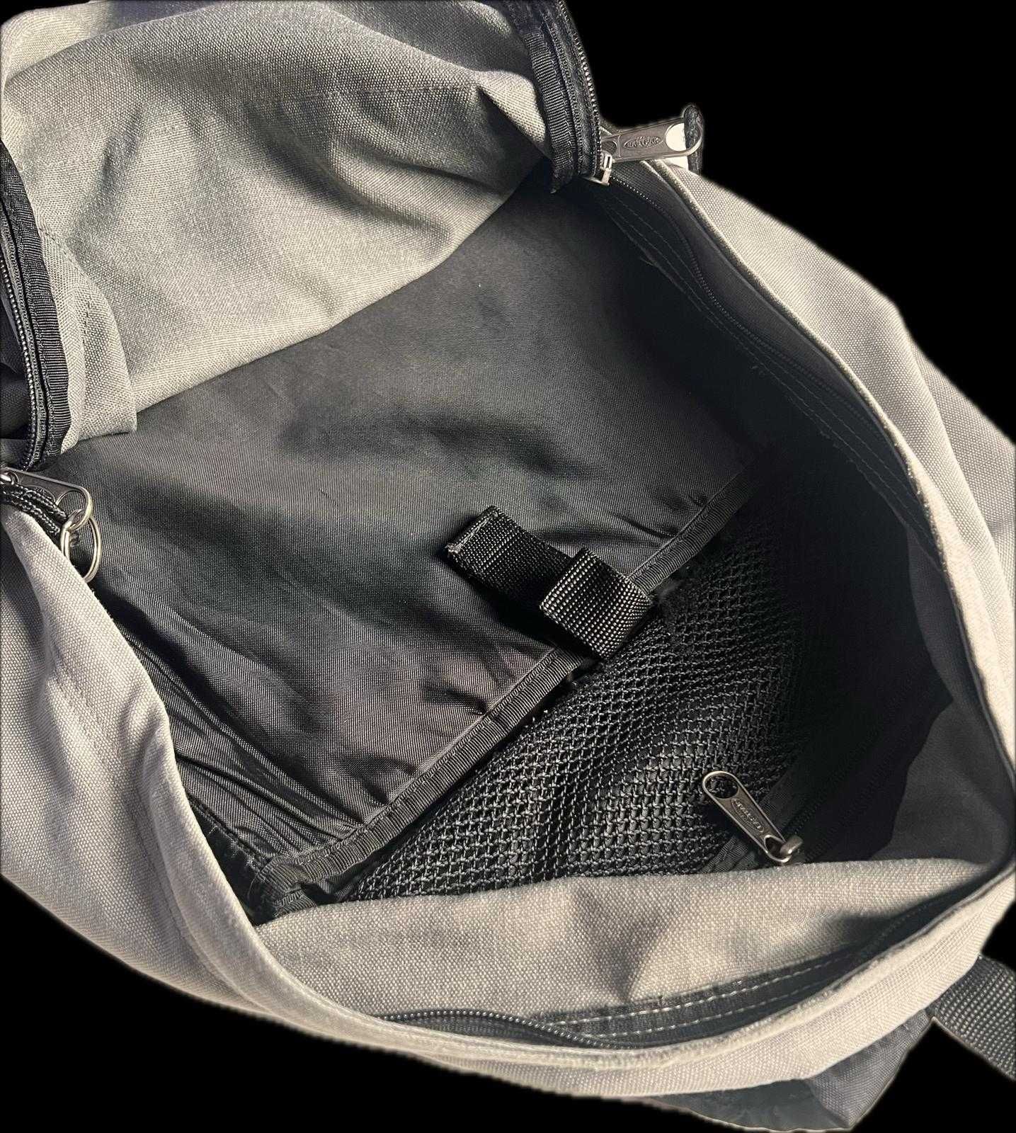 Mochila Eastpack Cinza