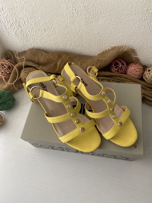 Босоніжки босоніжки