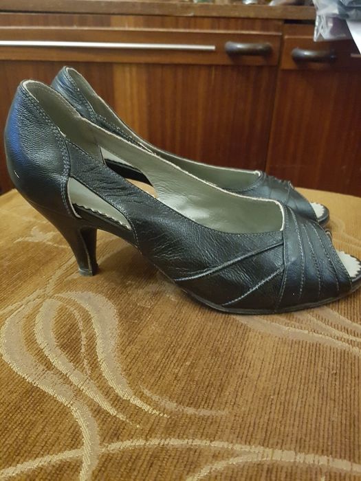 Туфли босоножки кожаные