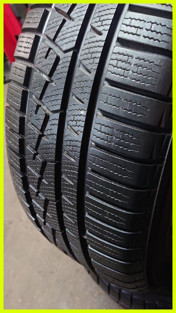 Пара зимних шин Yokohama W.Drive V-902A 235/55 r17 235 55 17