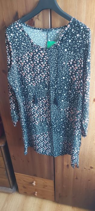 Sukienka w kwiaty r.42 nowa