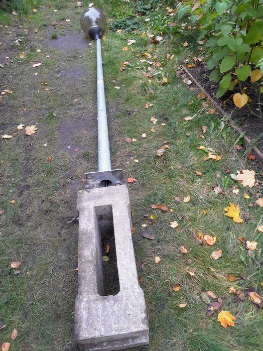 Słup oświetleniowy ocynkowany 3m +fundament betonowy