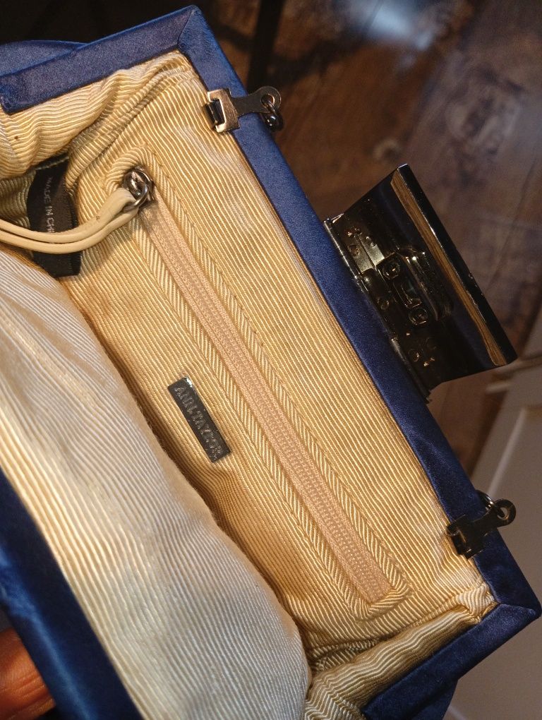 Kopertowa torebka kopertówka Ann Taylor