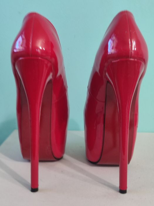 Туфли стримы, высокий каблук