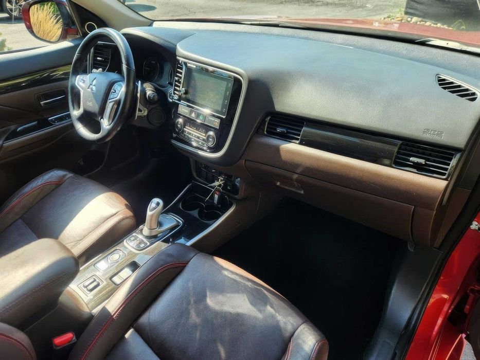 Mitsubishi Outlander Hybrid GT S-AWC      2018