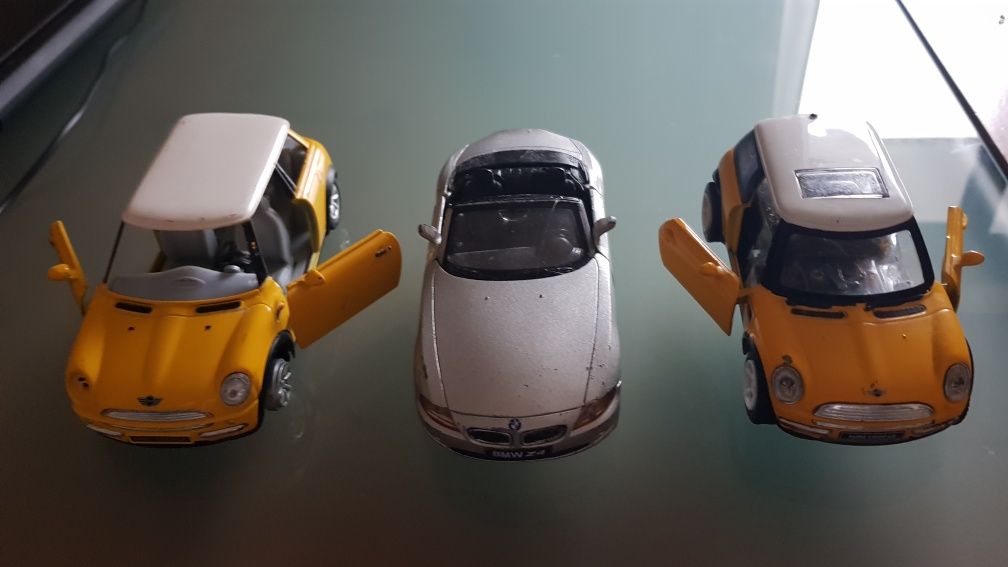 Miniaturas de carros Majorette e outros