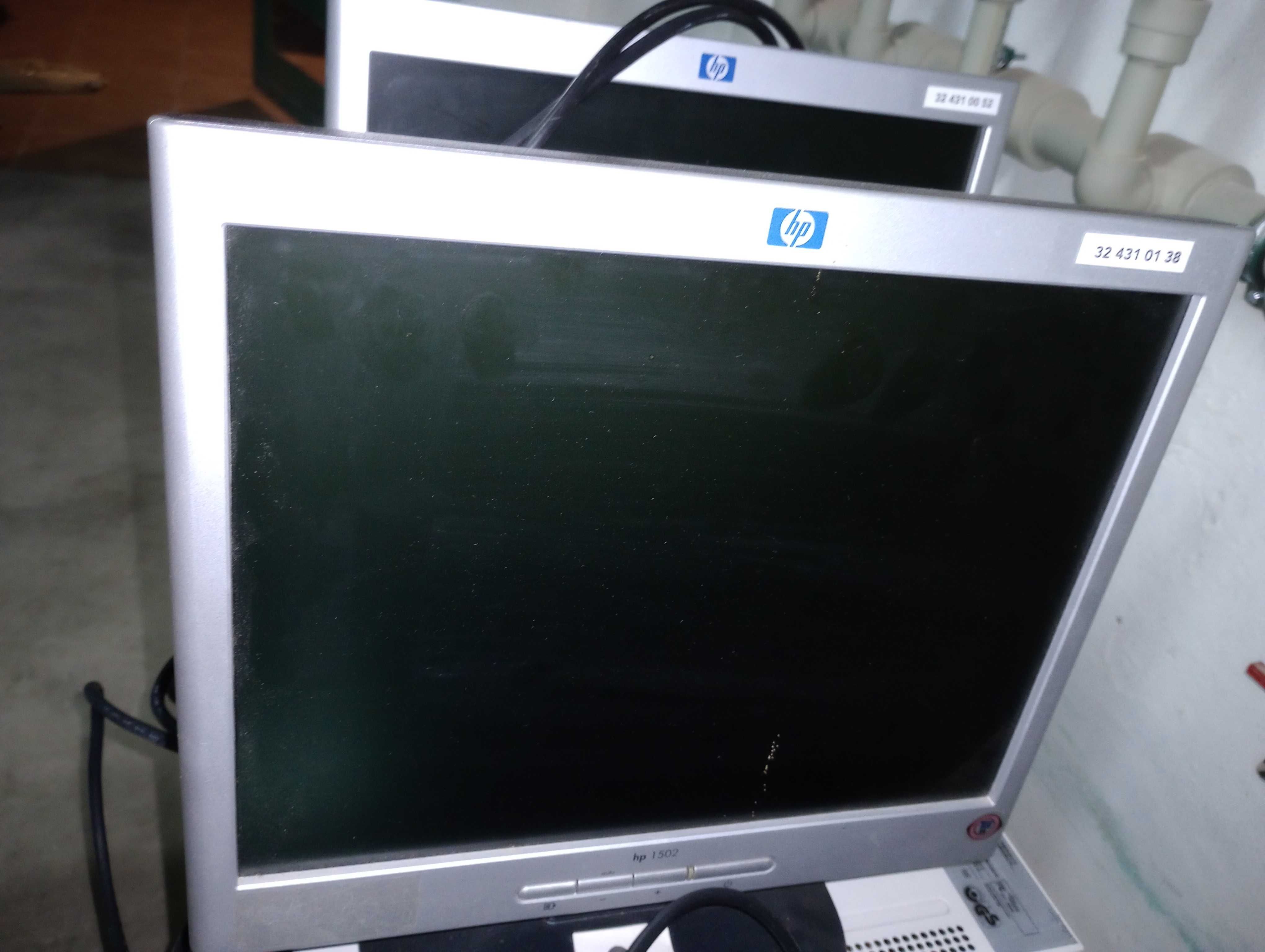 Monitory LCD 15 cali HP 1502 + 17 cali HP 1740 - zestaw 3 sztuk