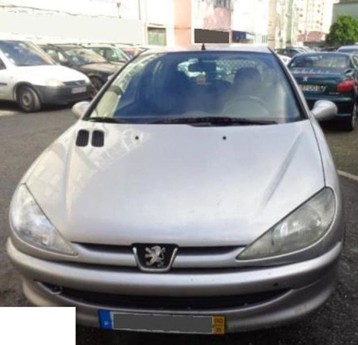 Peugeot 206 1.9D de 2000 disponível para peças