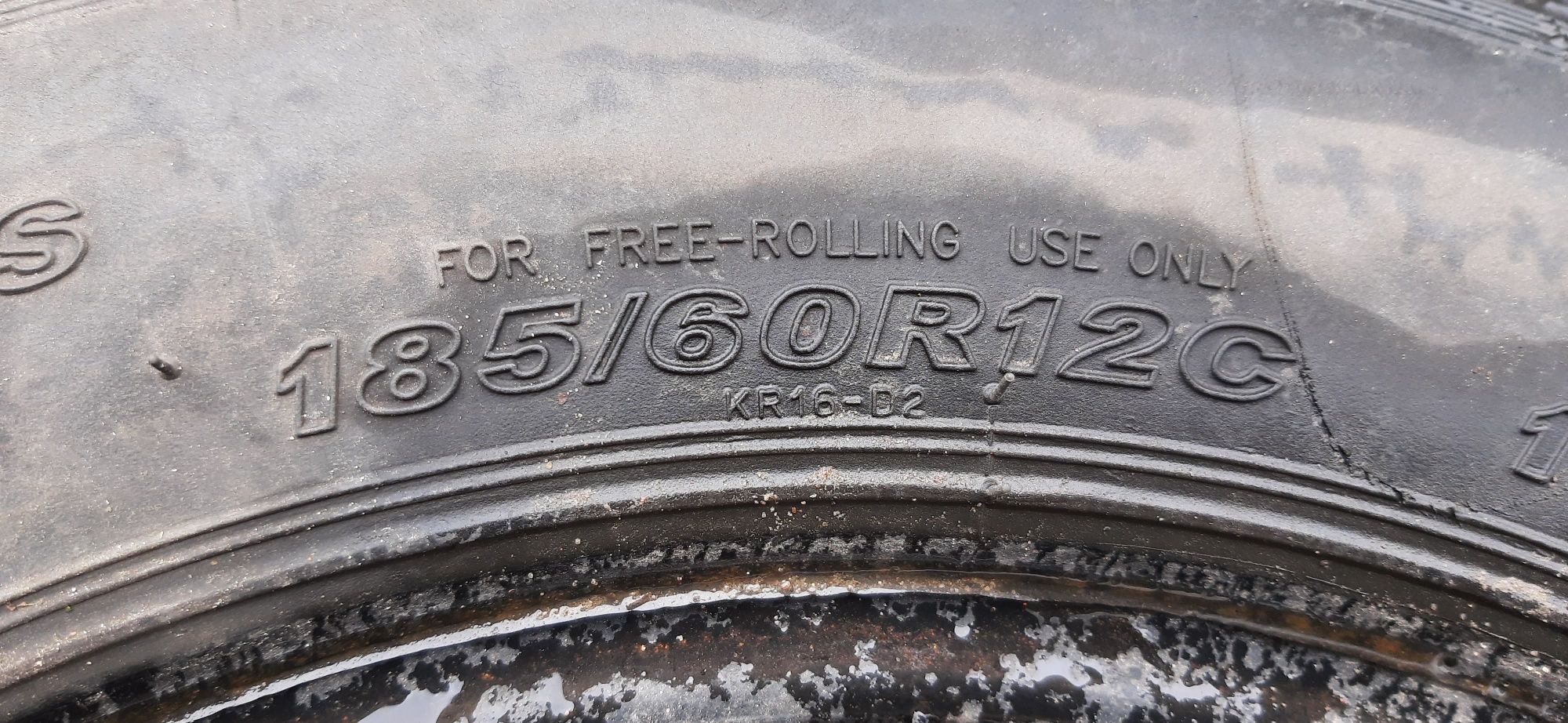 185/60R12C ; 185/60/12 C