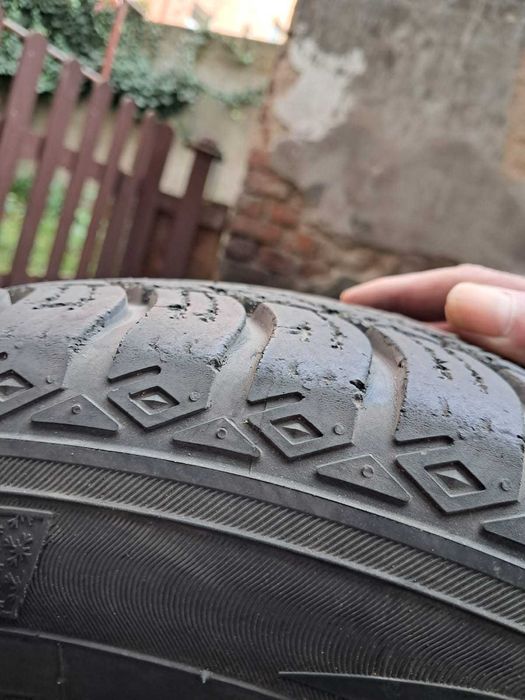 Felgi aluminiowe 15' Renault  4x100. Opony zimowe 185/60R15