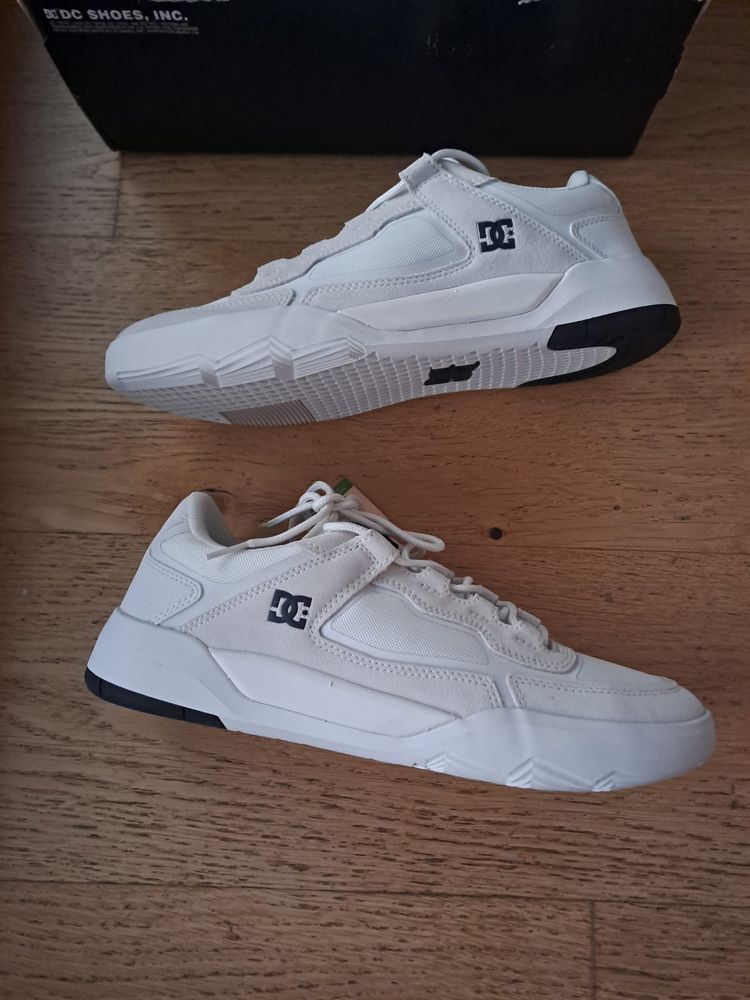Buty adidasy sneakery DC shoes metric 44 białe beżowe kremowe