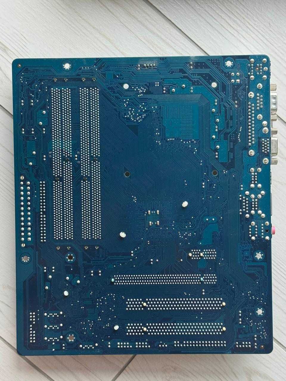 Материнська плата Gigabyte GA-G41M-Combo + 2x4Gb DDR3
