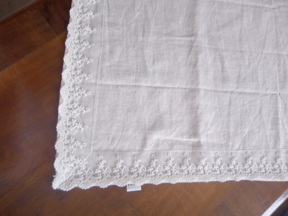 Obrusy biały lub grafitowy