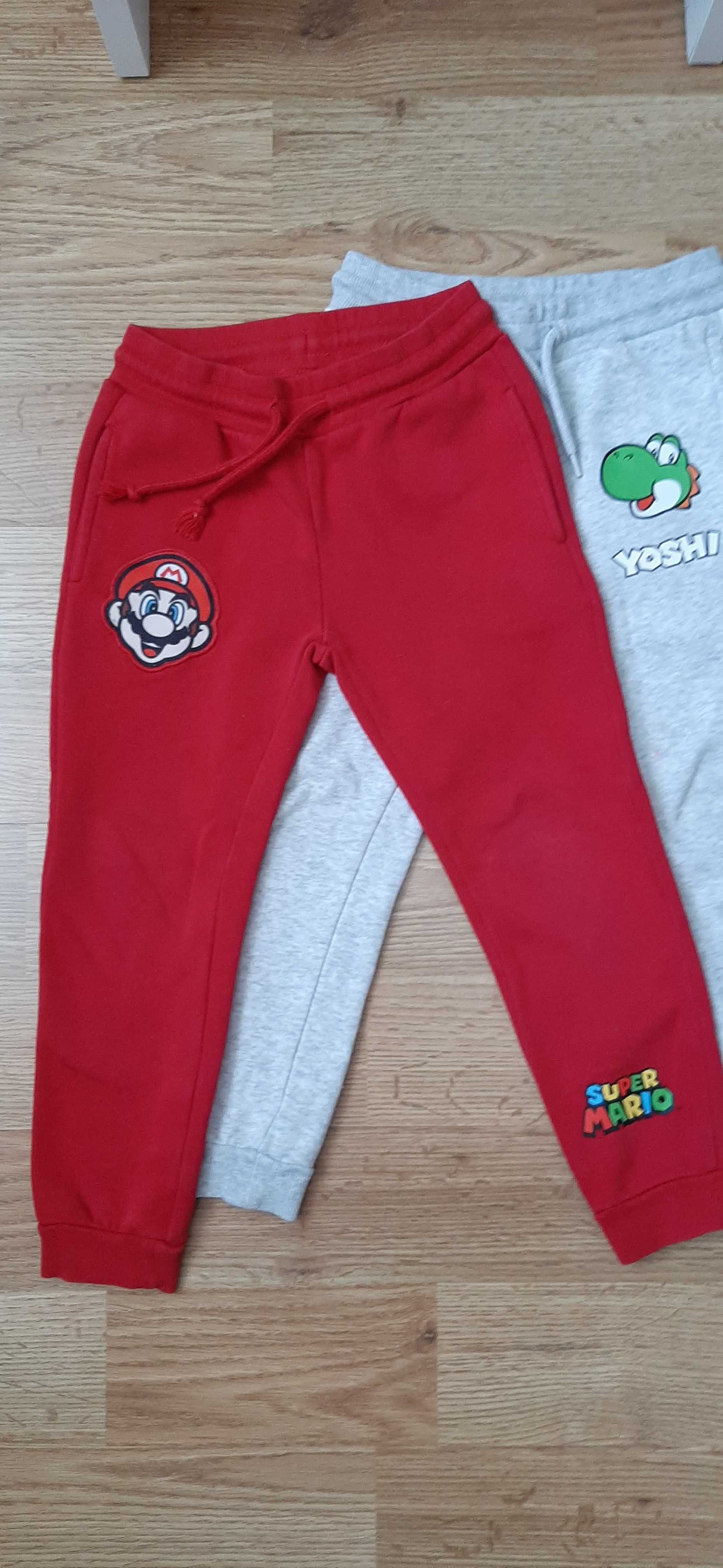 3 pary spodnie dresy chłopiece Super Mario r 110 c&a