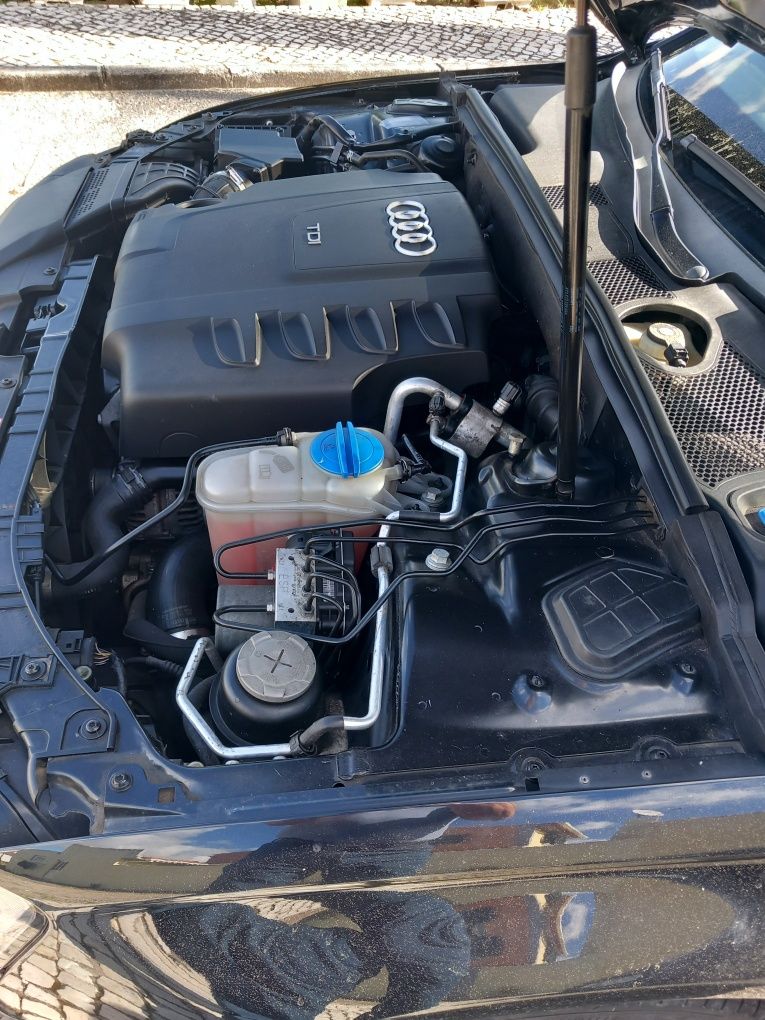 Aud A4 Tdi B8 com motor de 143cavalos nacional sempre em garagem muito