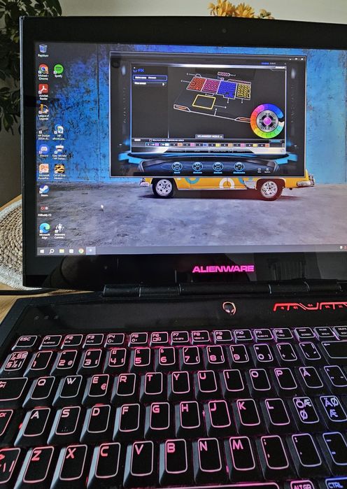 Laptop Gamingowy Alienware M17xR4 - Idealny do gier i pracy!