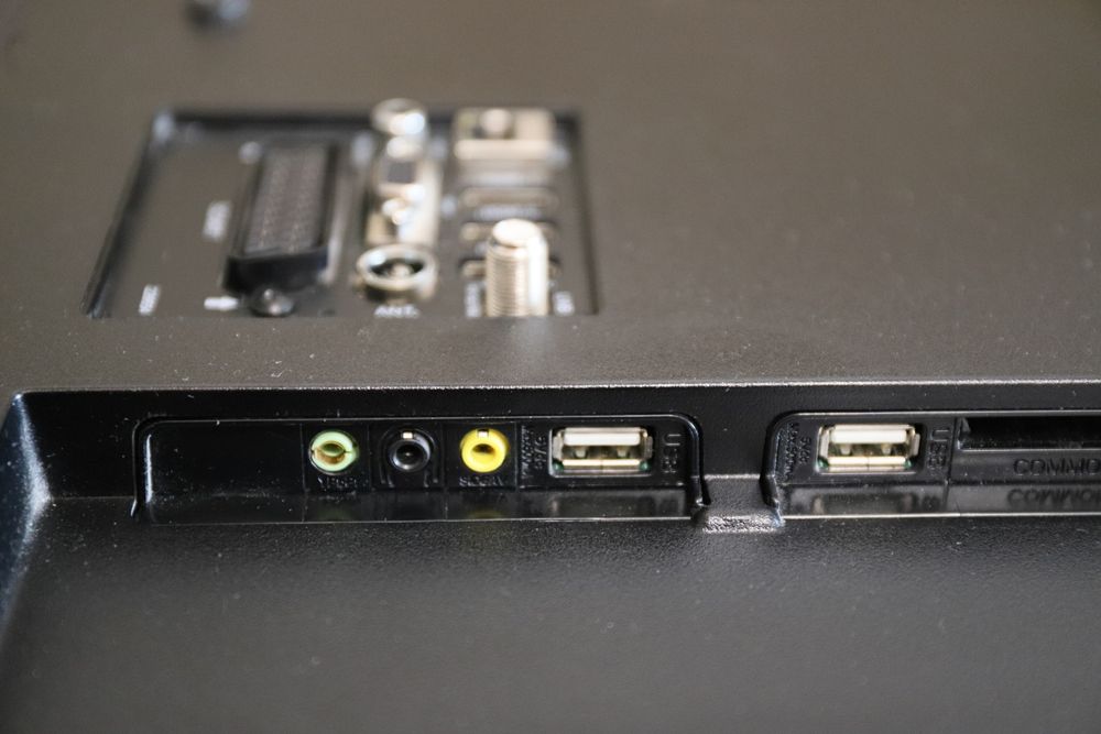 Toshiba  40L3448DG  40 дюймов