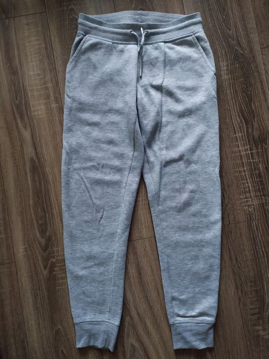 Spodnie dresowe Primark szare rozmiar 122