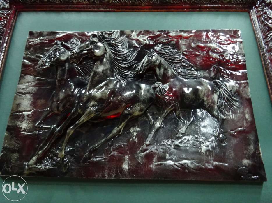 Quadro c/ cavalos em relevo - novo