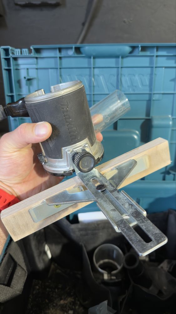 Frezarka Makita RT0700CX2J fabryczny kompletny zestaw