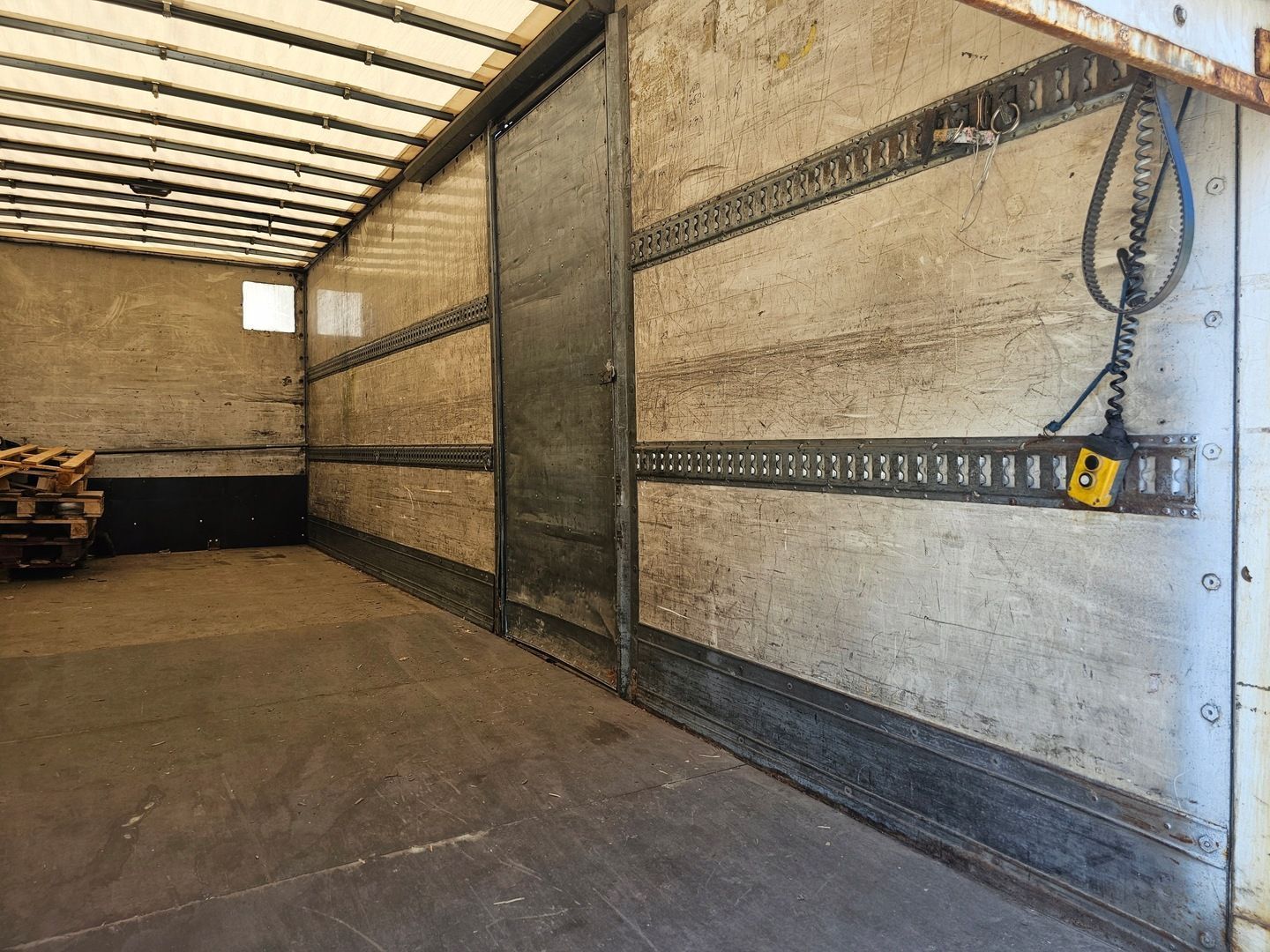 KONTENER ZABUDOWA PAKA SKRZYNIA MAGAZYN 7.6 m RENAULT MIDLUM PREMIUM DAF LF 45 55 IVECO EUROCARGO
