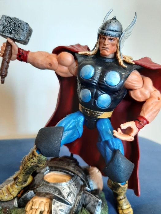 Thor - Marvel Legends THOR Series III