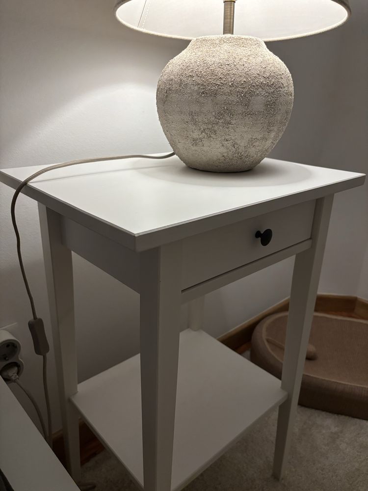 2 Mesas de cabeceira HEMNES