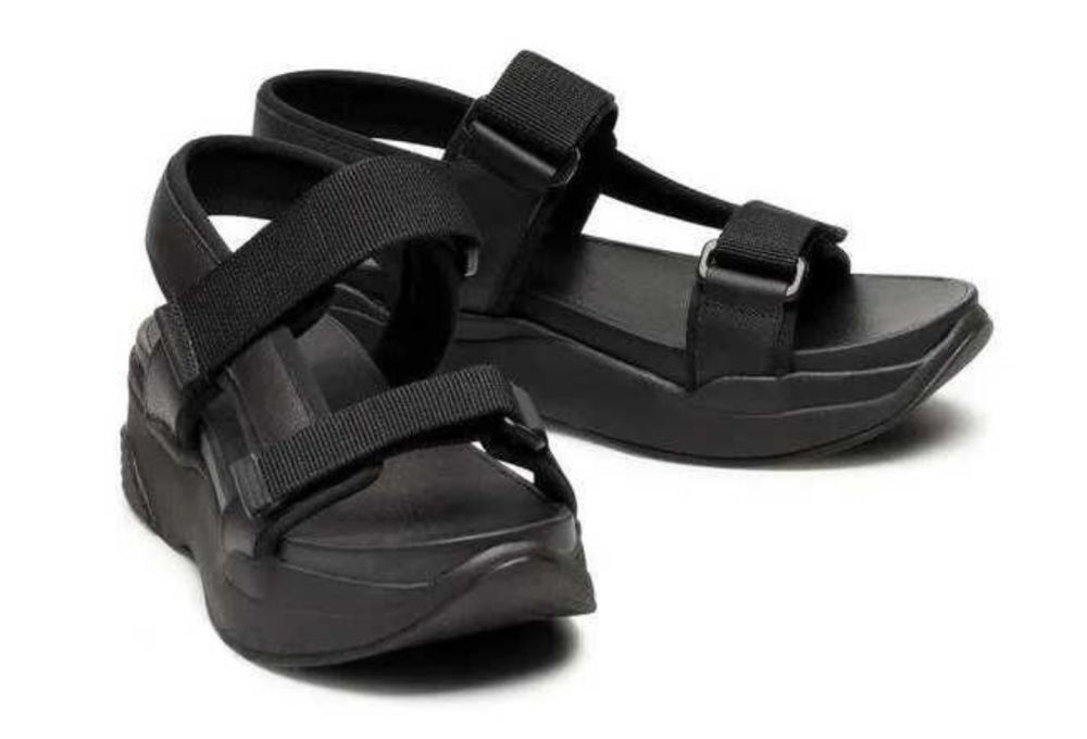 Женские сандалии VAGABOND с ремешками из кожи и текстиля.