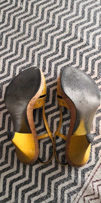 Sandálias Mistika cor mostarda